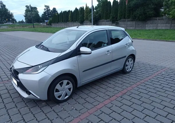 toyota aygo małopolskie Toyota Aygo cena 31900 przebieg: 85480, rok produkcji 2015 z Niepołomice